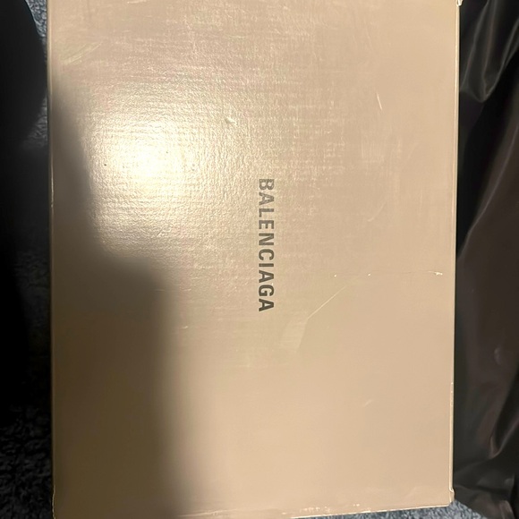 lightly used Balenciaga sneakers. Triple S - Picture 1 of 5